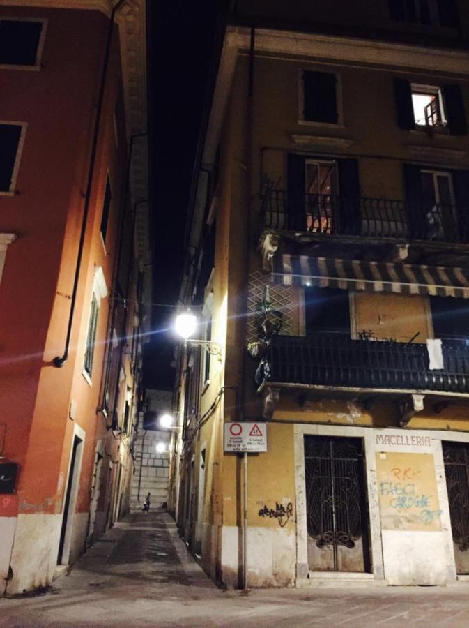 Stupenda Mansarda Centralissima, Finiture Di Lusso Carrara Kültér fotó